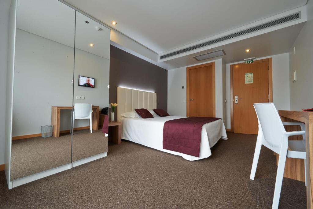 Hotel Azinheira By Ridan Hotels Fátima Oda fotoğraf